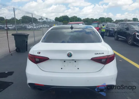 2023 Alfa Romeo Giulia Estrema Rwd z USA, uszkodzony, nr VIN ZARFAMBN5P7669024